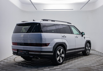 Подержанный автомобиль Hyundai Santa Fe 2025 года (5 фото)