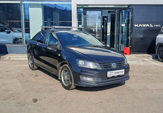 Подержанный автомобиль Volkswagen Polo Sedan 2016 года (3 фото)
