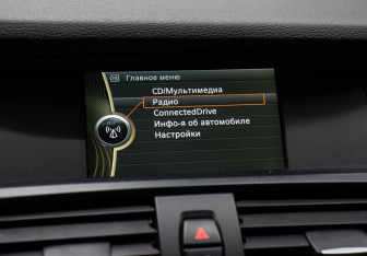 Подержанный автомобиль BMW X3 2013 года (23 фото)