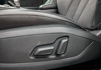 Подержанный автомобиль Audi A4 Sedan 2019 года (21 фото)