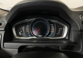 Подержанный автомобиль Volvo XC70 2014 года (11 фото)