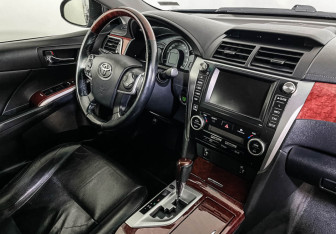 Подержанный автомобиль Toyota Camry Sedan 2012 года (9 фото)