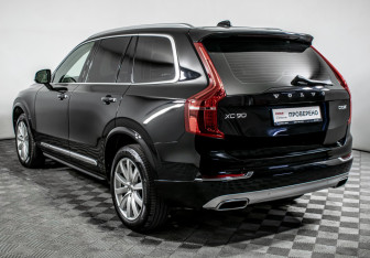 Подержанный автомобиль Volvo XC90 2016 года (7 фото)