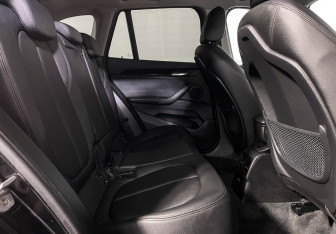 Подержанный автомобиль BMW X1 2018 года (14 фото)