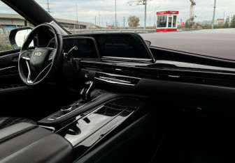Подержанный автомобиль Cadillac Escalade Suv 2021 года (9 фото)