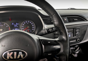 Подержанный автомобиль Kia Rio Hatchback 2021 года (26 фото)