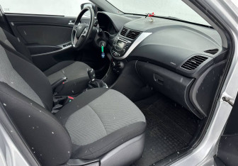 Подержанный автомобиль Hyundai Solaris Sedan 2014 года (13 фото)