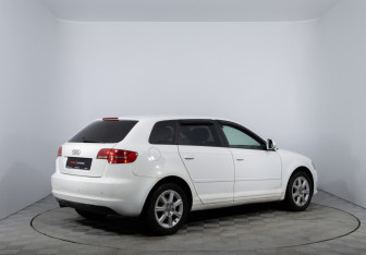 Подержанный автомобиль Audi A3 Hatchback 2009 года (5 фото)