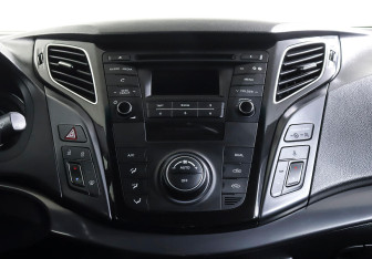 Подержанный автомобиль Hyundai i40 Sedan 2016 года (13 фото)