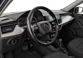 Подержанный автомобиль Skoda Rapid Liftback 2020 года (15 фото)