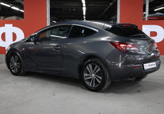 Подержанный автомобиль Opel Astra Hatchback 2013 года (7 фото)