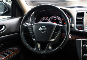Подержанный автомобиль Nissan Teana 2010 года (14 фото)