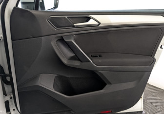 Подержанный автомобиль Volkswagen Tiguan 2018 года (24 фото)