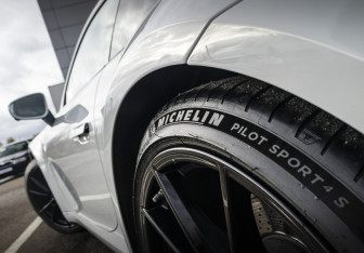 Подержанный автомобиль Porsche 911 Coupe 2020 года (12 фото)