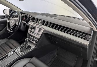 Подержанный автомобиль Volkswagen Passat Wagon 2016 года (11 фото)