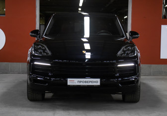 Подержанный автомобиль Porsche Cayenne 2018 года (2 фото)
