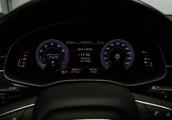 Подержанный автомобиль Audi Q8 2021 года (11 фото)