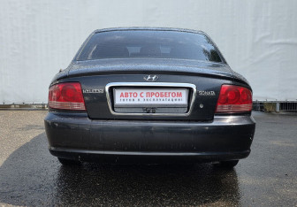 Подержанный автомобиль Hyundai Sonata 2006 года (6 фото)