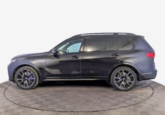 Подержанный автомобиль BMW X7 2021 года (8 фото)