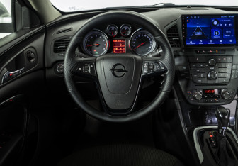 Подержанный автомобиль Opel Insignia Liftback 2012 года (10 фото)