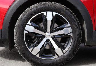 Подержанный автомобиль Peugeot 3008 2022 года (21 фото)