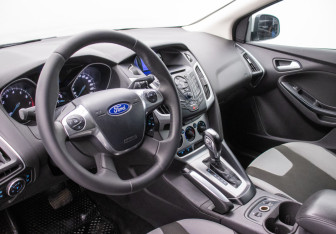 Подержанный автомобиль Ford Focus Hatchback 2012 года (9 фото)