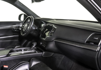 Подержанный автомобиль Volvo XC90 2017 года (11 фото)