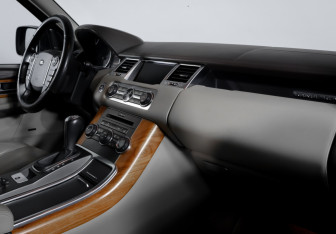 Подержанный автомобиль Land Rover Range Rover Sport 2011 года (9 фото)