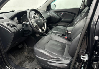 Подержанный автомобиль Hyundai ix35 2011 года (9 фото)
