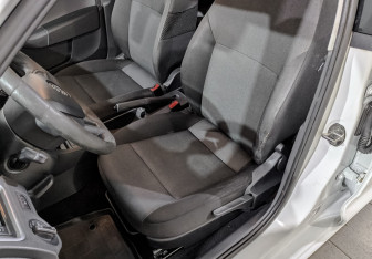 Подержанный автомобиль Skoda Rapid Liftback 2019 года (20 фото)