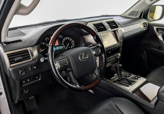 Подержанный автомобиль Lexus GX 2017 года (16 фото)