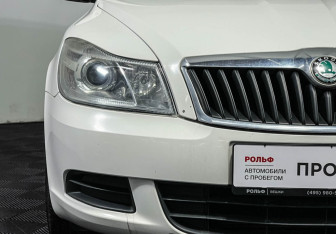 Подержанный автомобиль Skoda Octavia Liftback 2013 года (14 фото)