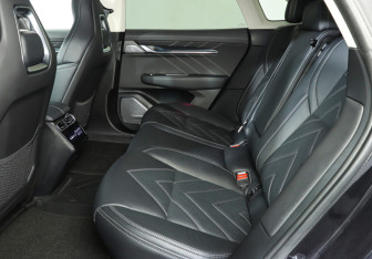 Подержанный автомобиль Zeekr 001 2023 года (10 фото)