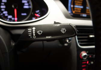 Подержанный автомобиль Audi A4 Sedan 2013 года (17 фото)