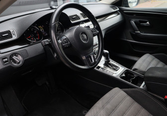 Подержанный автомобиль Volkswagen Passat CC 2013 года (12 фото)