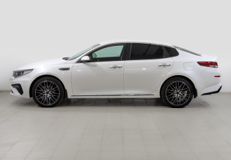 Подержанный автомобиль Kia Optima Sedan 2019 года (8 фото)