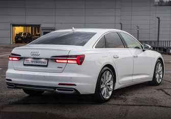 Подержанный автомобиль Audi A6 Sedan 2019 года (5 фото)