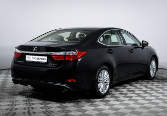 Подержанный автомобиль Lexus ES 2012 года (5 фото)