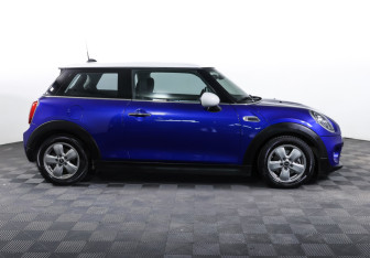 Подержанный автомобиль MINI Hatch 2018 года (4 фото)