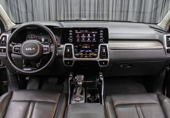 Подержанный автомобиль Kia Sorento 2021 года (14 фото)