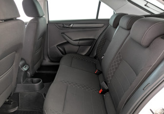 Подержанный автомобиль Skoda Rapid Liftback 2022 года (18 фото)