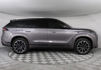 Подержанный автомобиль Jaecoo J8 2024 года (4 фото)