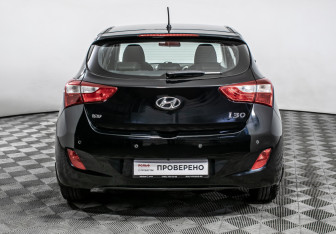 Подержанный автомобиль Hyundai i30 Hatchback 2015 года (6 фото)