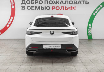 Подержанный автомобиль Changan Lamore 2024 года (5 фото)