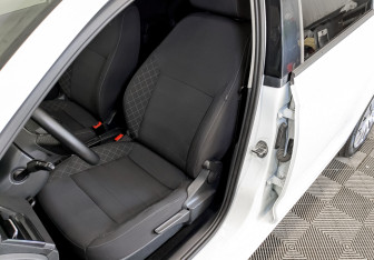 Подержанный автомобиль Skoda Rapid Liftback 2021 года (20 фото)