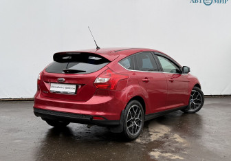 Подержанный автомобиль Ford Focus Hatchback 2013 года (5 фото)