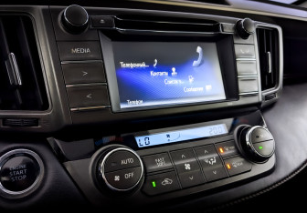 Подержанный автомобиль Toyota RAV4 2015 года (27 фото)