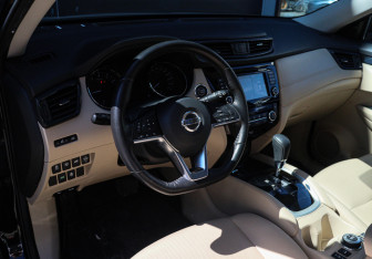 Подержанный автомобиль Nissan X-Trail 2019 года (13 фото)