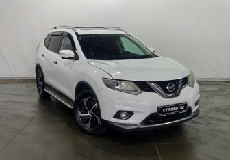 Подержанный автомобиль Nissan X-Trail 2017 года (3 фото)