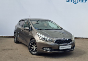 Подержанный автомобиль Kia Ceed Hatchback 2014 года (3 фото)